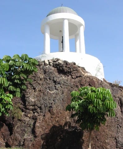 El Peñon del Fraile en el Puerto de la Cruz El Peñon del Fraile en el Puerto de la Cruz