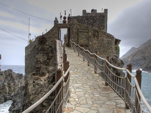 Castillo ante el mar de La Gomera